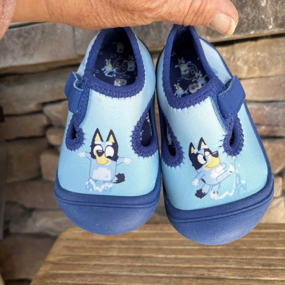 Bluey Ground Up Boys Toddler Sz 5-6 Blue Aqua  Water Shoes Foam